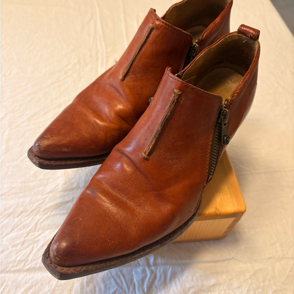 Frye Women's cognac Leather Ankle Booties